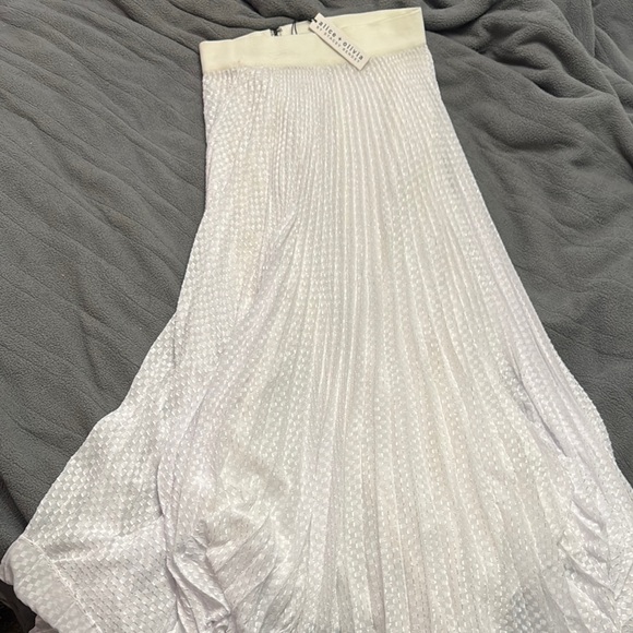 Alice + Olivia by Stacey Bendet White Pleated Maxi Skirt - Picture 3 of 4
